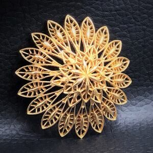 Monet Vintage Gold Tone Dome Brooch Layered‎ Open Work Starburst Flower Pin MCM